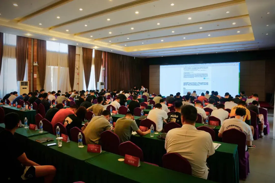 篮球封闭训练中的体能提升方案_2